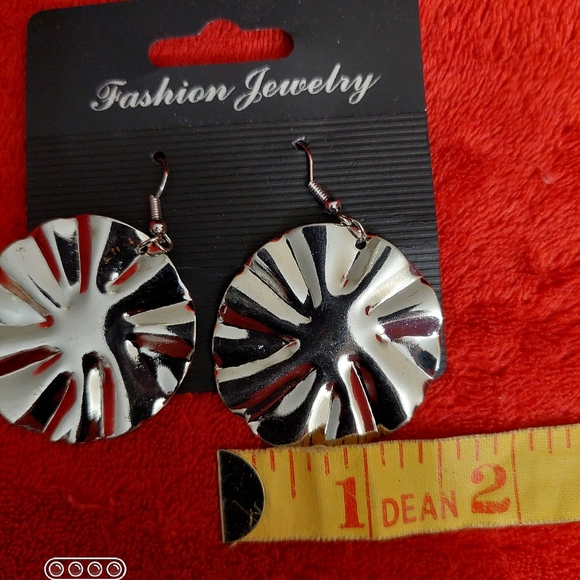 Fashion Earrings - Picture 4 of 5